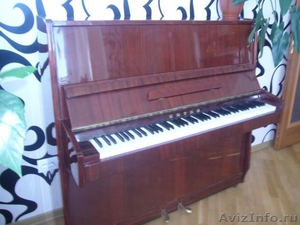 Продаю  фортепиано  "Вятка"  - Изображение #1, Объявление #389646